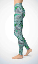 Load image into Gallery viewer, Bee in garden legging for workout yoga gym running - alien wing active